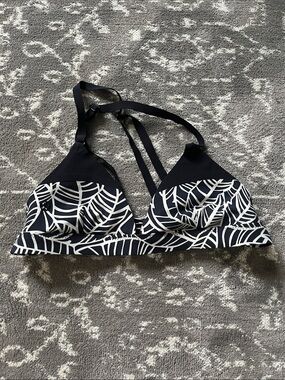 Lululemon Shanti Surf Sport Black & White Leaf Print Bikini Top